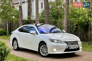 Седан Lexus ES 2012 в Киеве