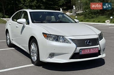Седан Lexus ES 2013 в Умани