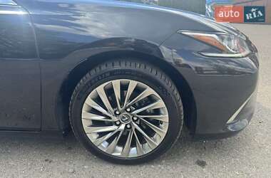 Седан Lexus ES 2022 в 