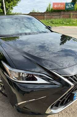 Седан Lexus ES 2022 в Кропивницком