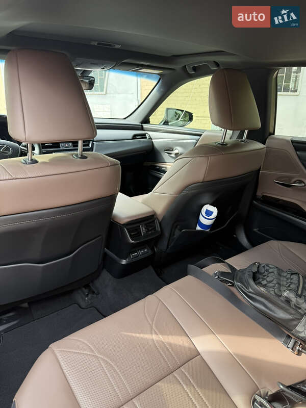 Седан Lexus ES 2022 в Кропивницком