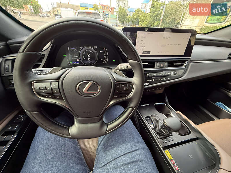 Седан Lexus ES 2022 в Кропивницком