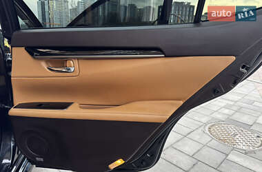 Седан Lexus ES 2018 в 