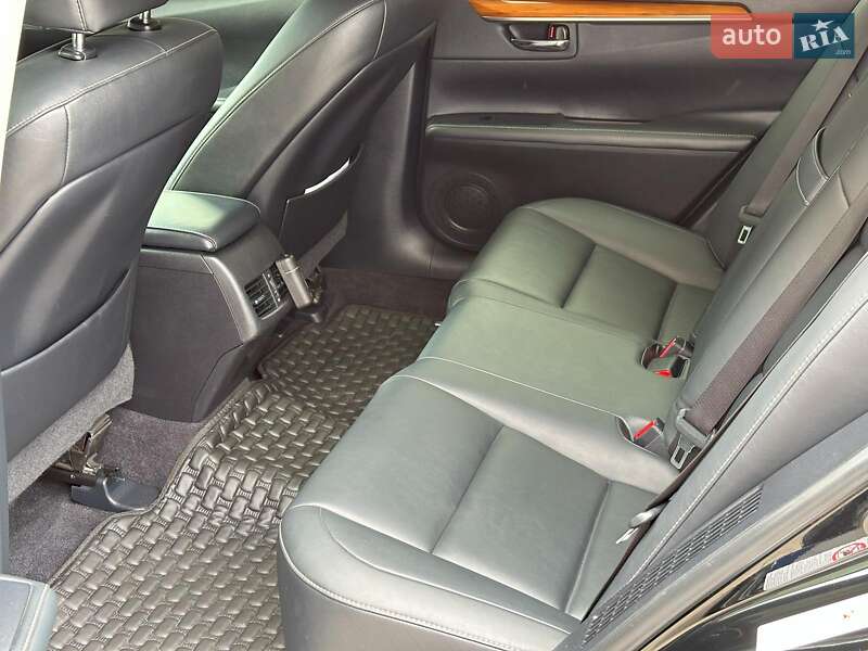 Седан Lexus ES 2012 в Одессе