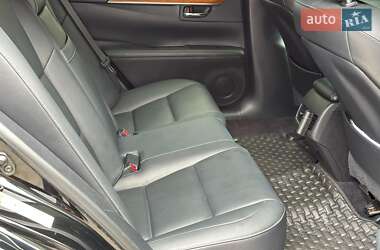 Седан Lexus ES 2012 в 