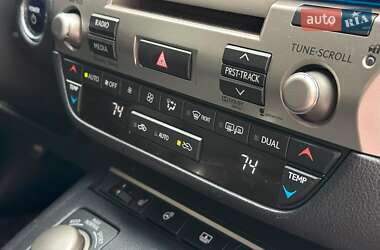 Седан Lexus ES 2012 в 