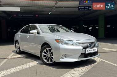 Седан Lexus ES 2013 в Києві