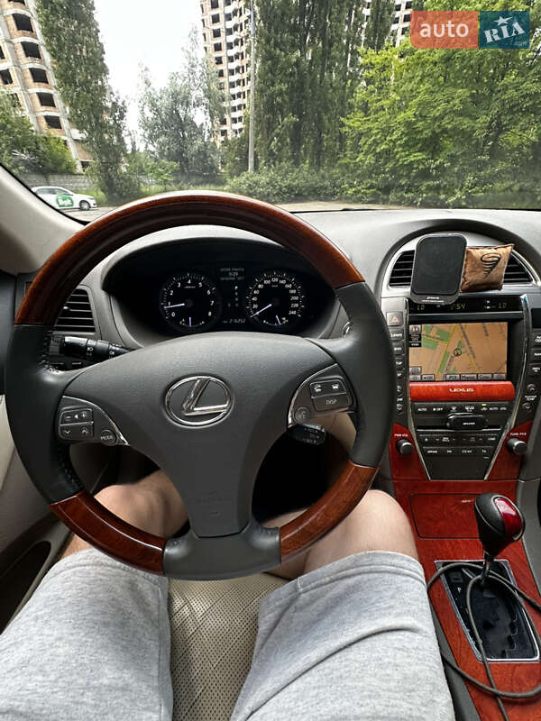Седан Lexus ES 2011 в Киеве