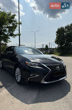 Седан Lexus ES 2017 в 