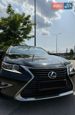 Седан Lexus ES 2017 в Киеве