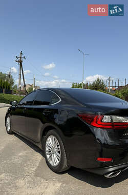 Седан Lexus ES 2017 в 