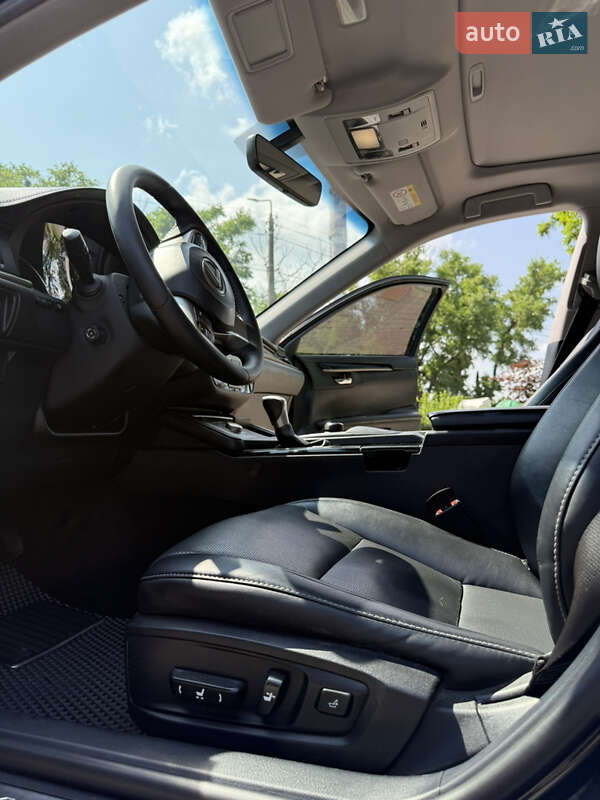 Седан Lexus ES 2017 в Киеве