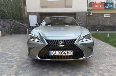 Седан Lexus ES 2021 в 