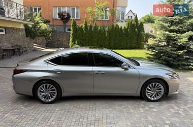 Седан Lexus ES 2021 в 
