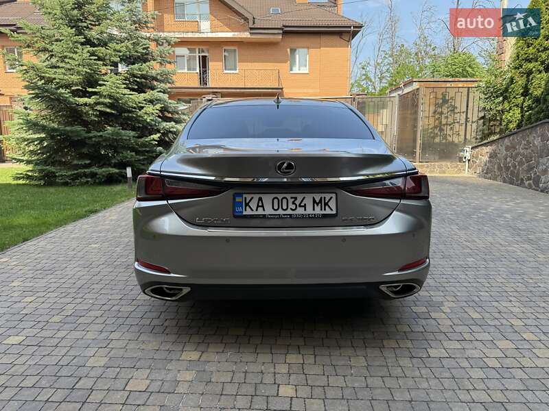 Седан Lexus ES 2021 в Киеве