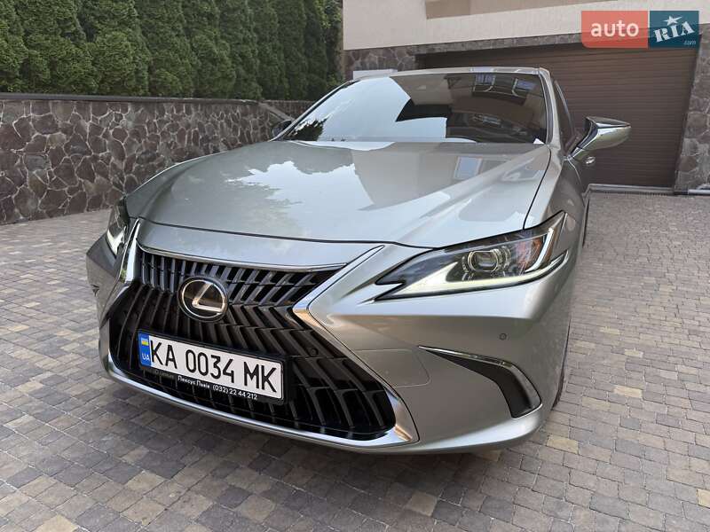 Седан Lexus ES 2021 в Киеве
