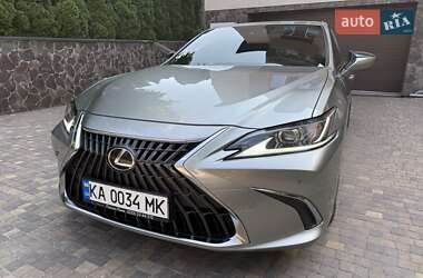 Седан Lexus ES 2021 в 