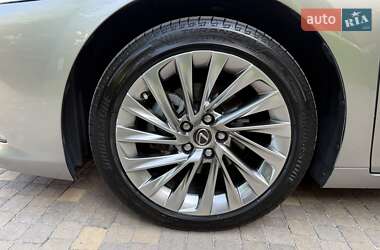 Седан Lexus ES 2021 в 