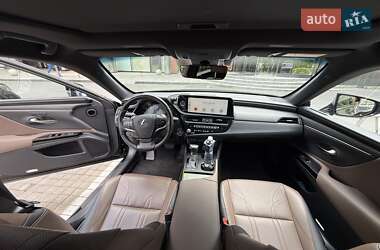 Седан Lexus ES 2023 в 