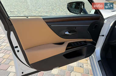 Седан Lexus ES 2024 в Кривом Озере