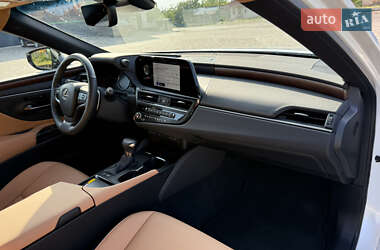 Седан Lexus ES 2024 в Кривом Озере