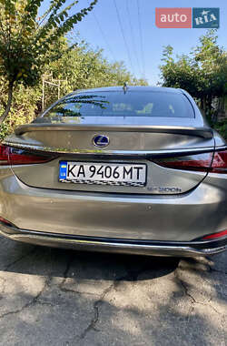Седан Lexus ES 2019 в 