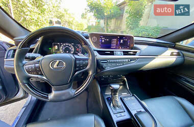 Седан Lexus ES 2019 в 