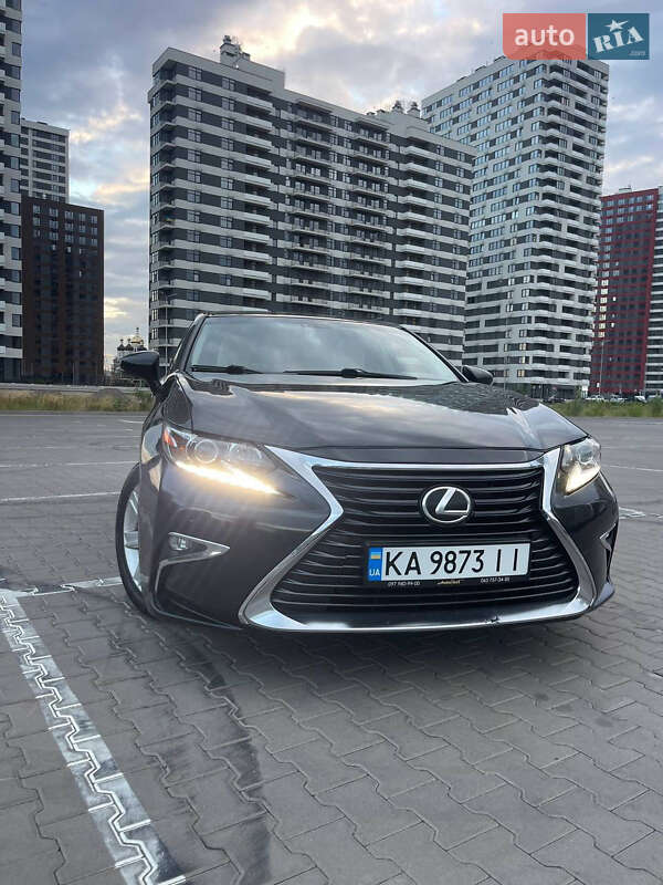 Седан Lexus ES 2016 в Киеве фото 3 Седан Lexus ES 2016 в Киеве