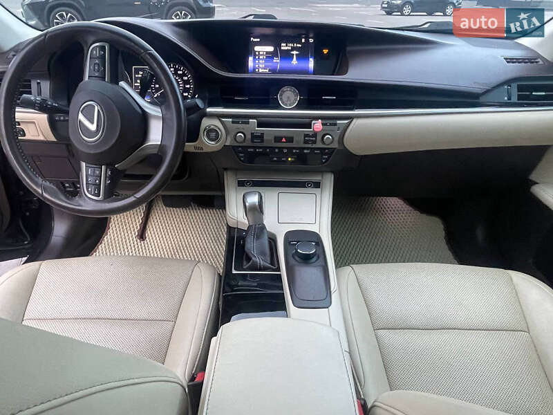 Седан Lexus ES 2016 в Киеве фото 7 Седан Lexus ES 2016 в Киеве