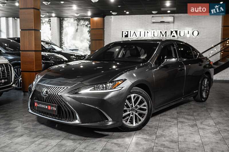 Lexus ES 2022