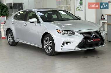 Седан Lexus ES 2015 в Києві