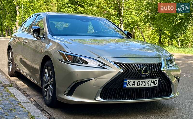 Седан Lexus ES 2021 в Киеве