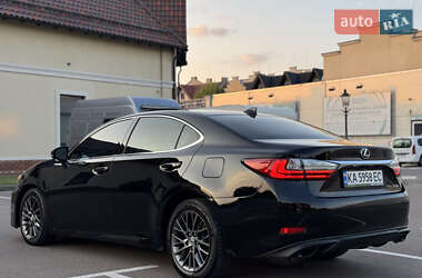 Седан Lexus ES 2018 в 
