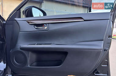 Седан Lexus ES 2018 в 