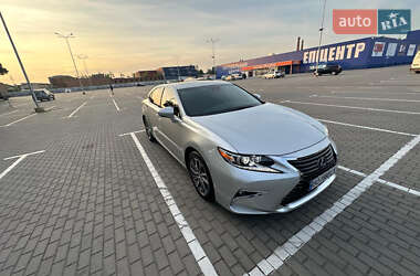 Седан Lexus ES 2016 в 