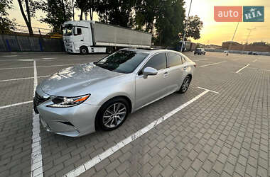Седан Lexus ES 2016 в 