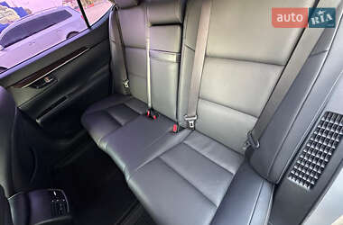 Седан Lexus ES 2016 в 