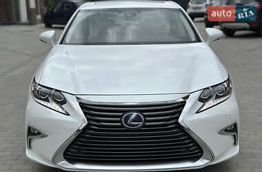Седан Lexus ES 2018 в 