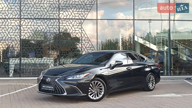 Lexus ES 2022
