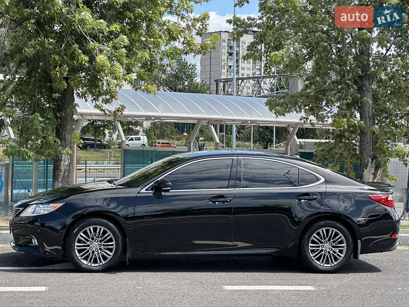 Седан Lexus ES 2012 в Одесі