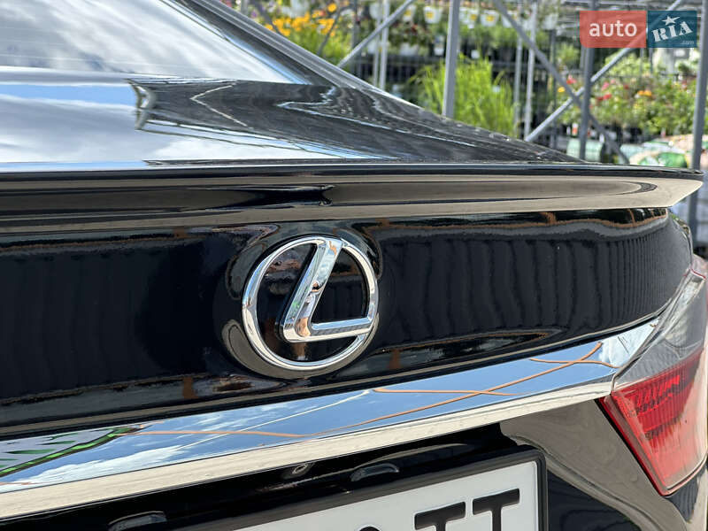 Седан Lexus ES 2012 в Одесі