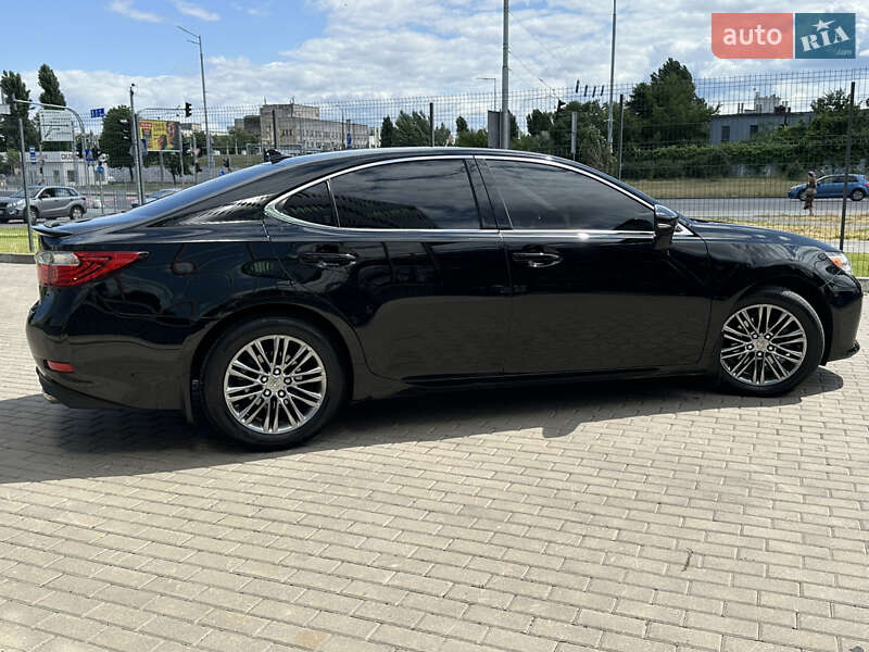 Седан Lexus ES 2012 в Одесі