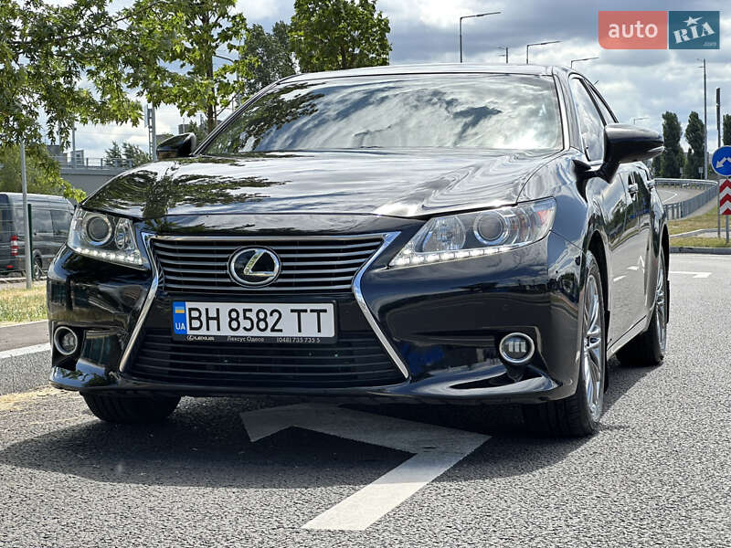 Седан Lexus ES 2012 в Одесі