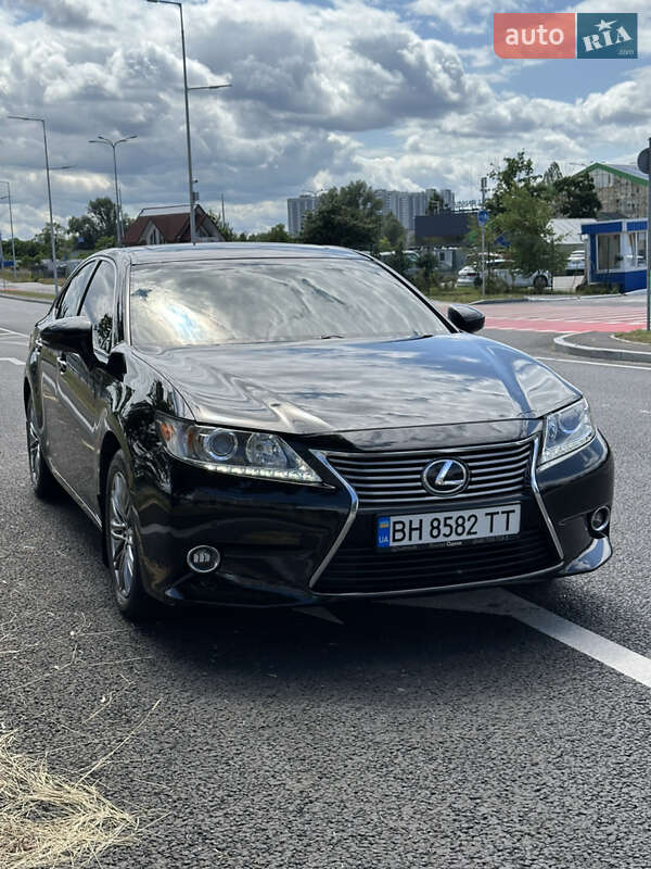 Седан Lexus ES 2012 в Одесі
