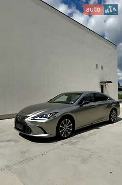 Седан Lexus ES 2021 в Луцке