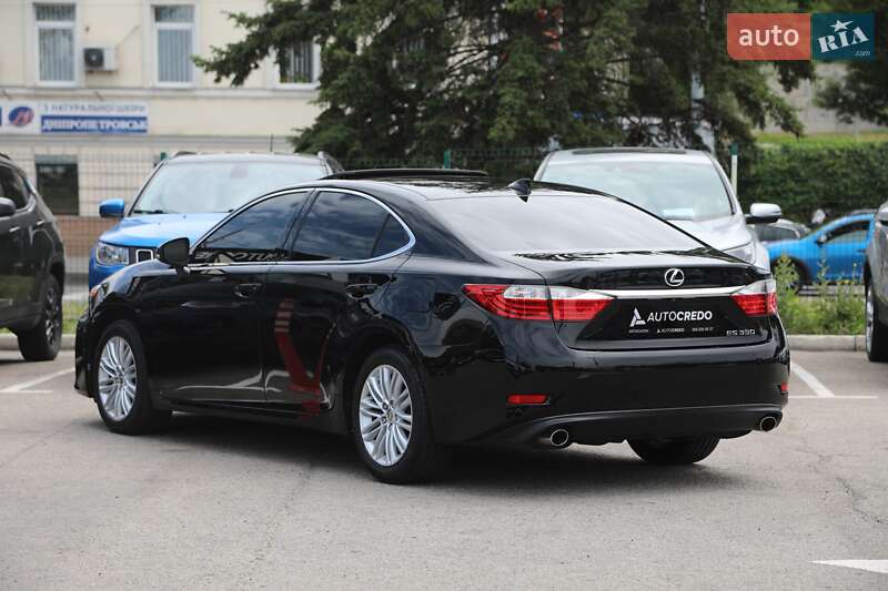 Седан Lexus ES 2015 в Харькове