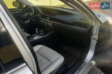 Седан Lexus ES 2017 в 