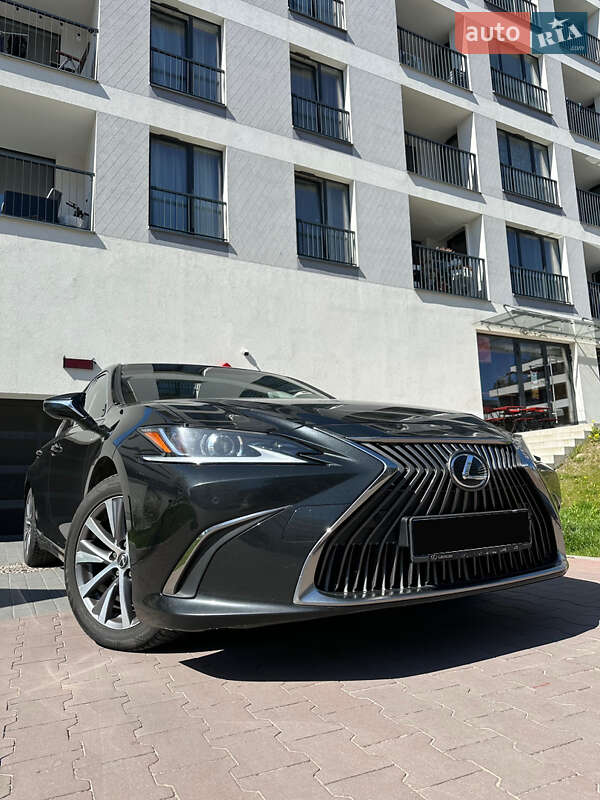 Lexus ES 2018