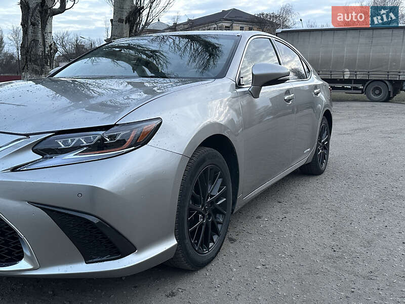 Lexus ES 2015