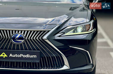 Седан Lexus ES 2019 в Киеве